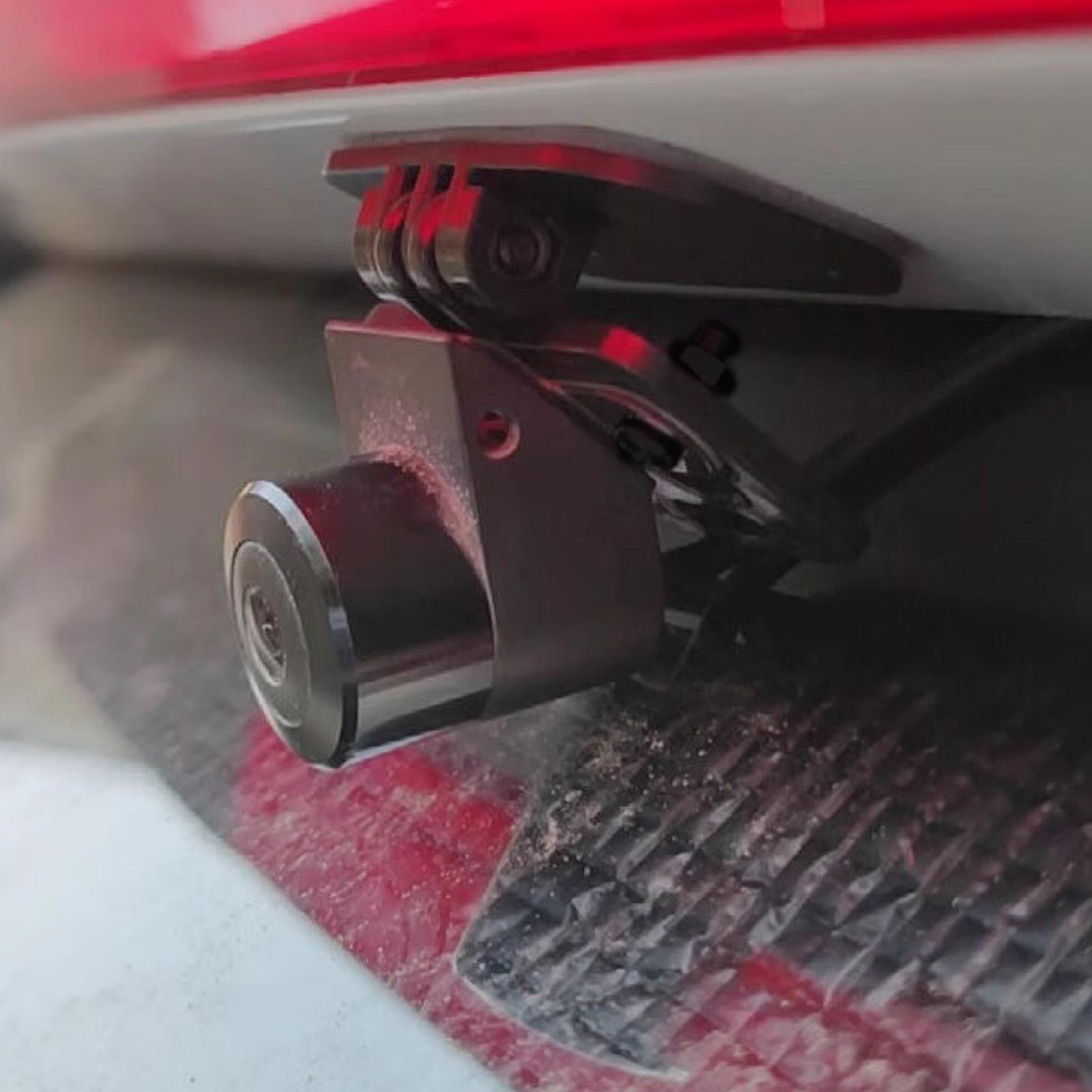 Car Accessories For Road Trip - Dudukan Kamera Dasbor Belakang Mobil yang